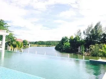 Mangrove River Resort Sihanoukville 3*,  Camboya